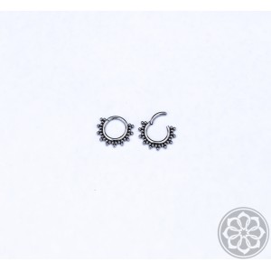 Piercing Clicker With Tri Beaded Titânio